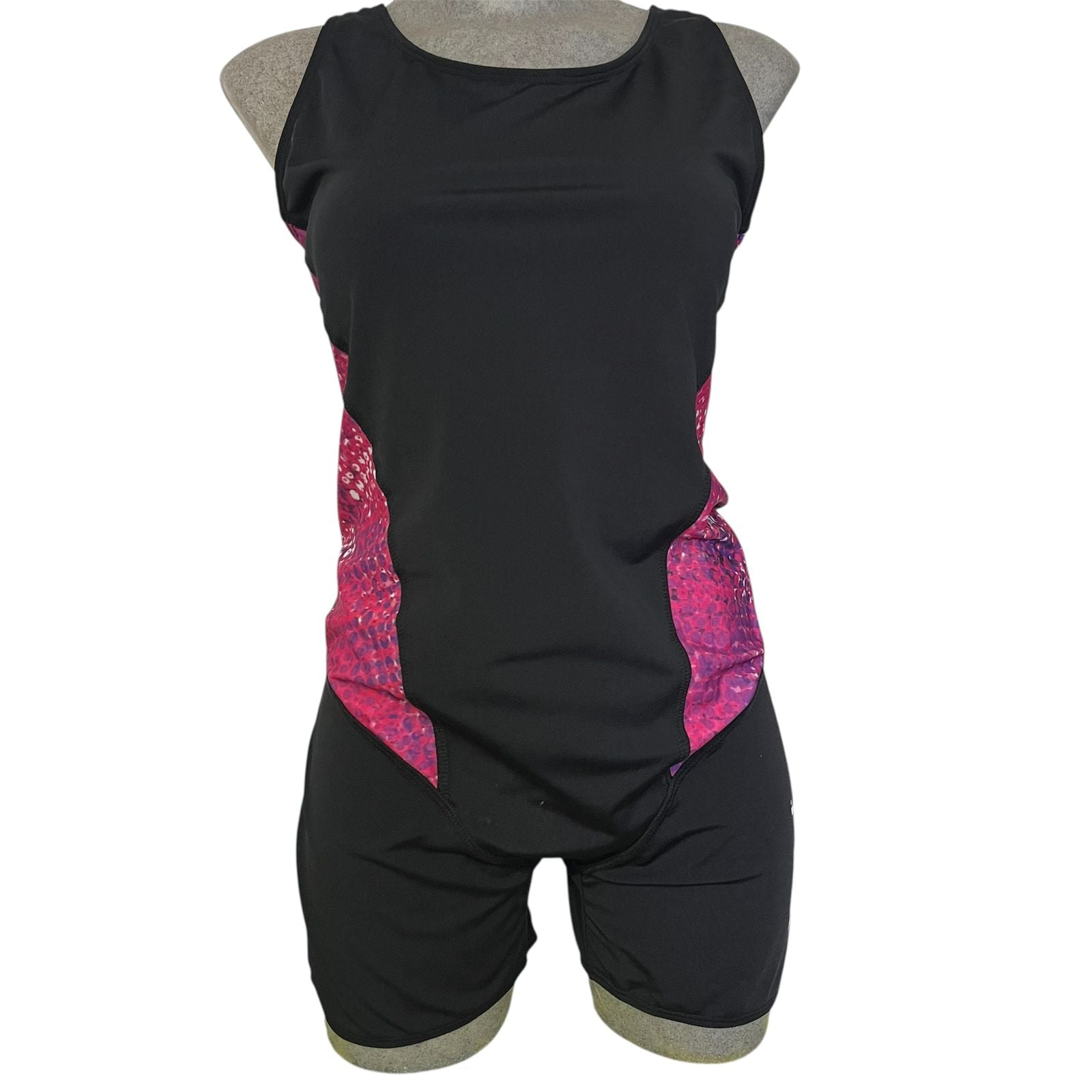 Hydro negro estampado rosa con copa